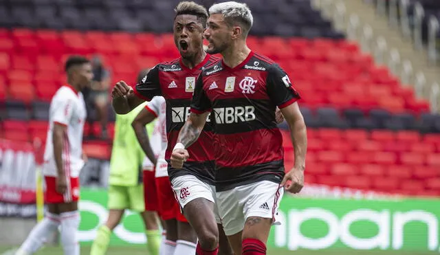 Flamengo derrotó de local a Internacional en la penúltima fecha del Brasileirao. Foto: Alexandre Vidal / CRF