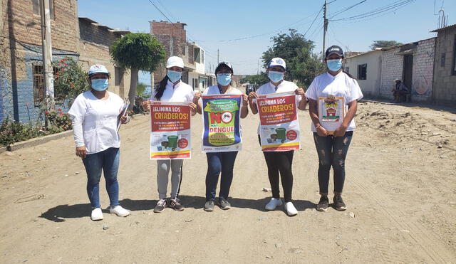 Personal de la comuna pacasmayina concientiza sobre peligros del dengue. Foto: MPP