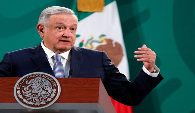 El presidente de México, Andrés Manuel López Obrador, habló este lunes durante su rueda de prensa matutina en el Palacio Nacional, en Ciudad de México (México). Foto: EFE