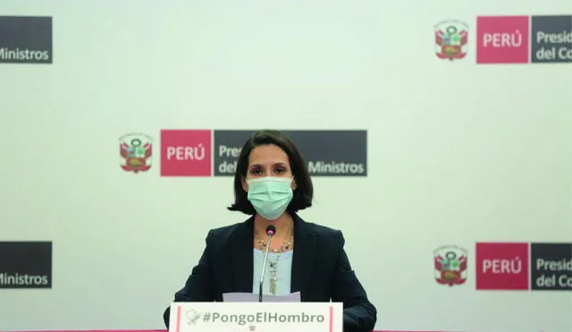 Claudia Cornejo, ministra de Comercio Exterior y Turismo, señaló que al día de hoy hay casi 180000 personas vacunadas. Foto: PCM.