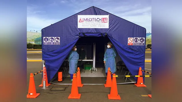 Los pasajeros o usuarios pueden practicarse pruebas de antígeno (hisopado) para detectar si están contagiados con la COVID-19.  Foto: Aeropuertos Andinos del Perú