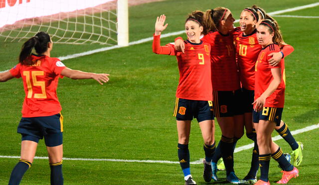 España selló su clasificación a la Euro Femenina 2022 tras golear 3-0 a Polonia. Foto: @FutFem/Twitter