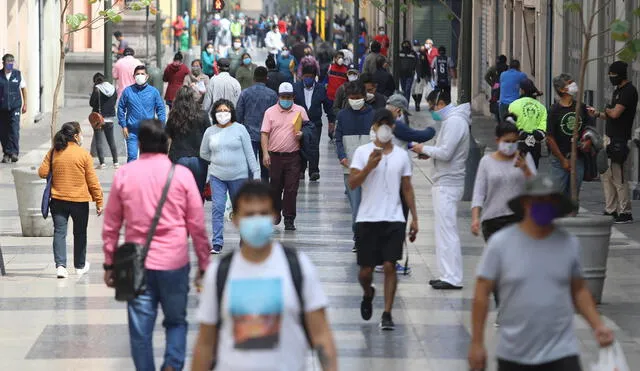Gobierno insta a la ciudadanía a seguir con las medidas de prevención frente a los contagios, como el uso de mascarillas y la distancia social. Foto: La República