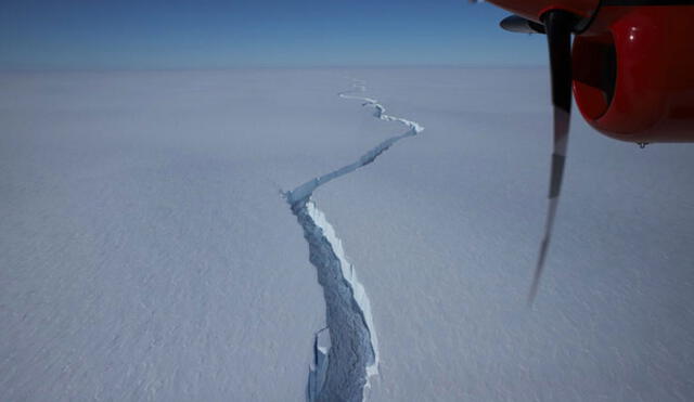 Parte de la zona donde se separa el gigantesco iceberg de la Antártida. Foto: BAS