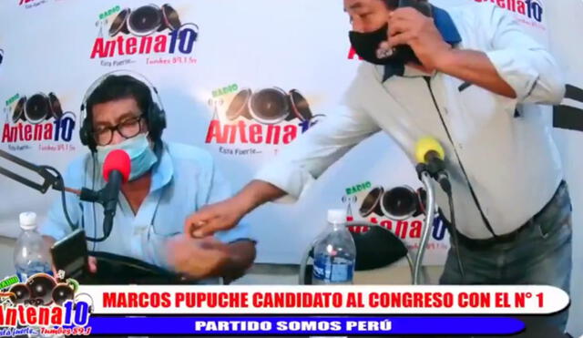 Candidato al Congreso de Somos fue captado dando dinero a periodista radial en Tumbes. Foto: captura / video