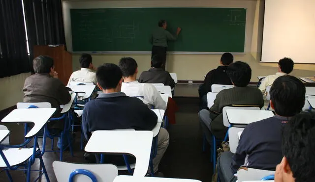Según Minedu, en el 2020 el 18% de alumnos dejó sus estudios superiores. Foto: La República