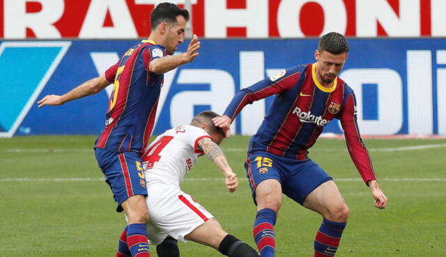 Azulgranas y andaluces chocan en el Estadio Camp Nou. Foto: EFE