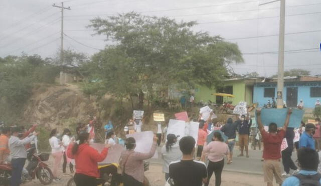 Los manifestantes bloquearon el pase a Aybaca. Foto: Cutivalú