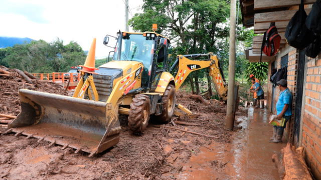 Con maquinaria pesada rehabilitan vías afectadas por las lluvias en San Martín. Foto: Goresam
