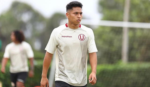 Janos Osorio se desempeña como mediocampista ofensivo en Universitario. Foto: Instagram/Janos Osorio