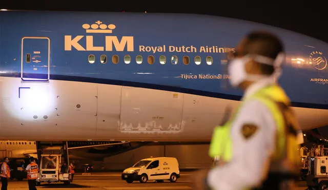 Vuelo de KLM llegó con vacunas de Pfizer al Perú. Foto: Juan Pablo Azabache / PCM