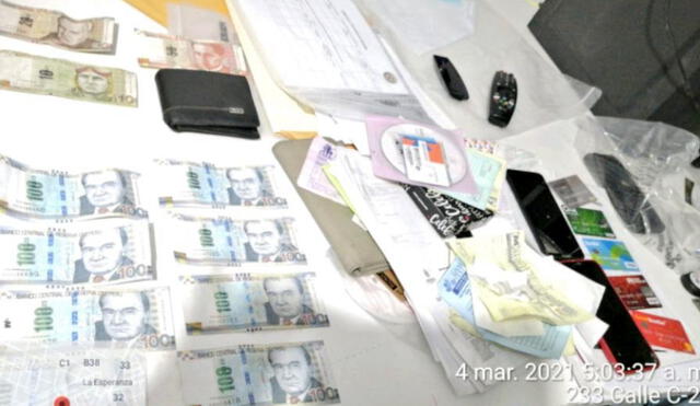 La Policía encontró dinero, tarjetas bancarias y otras evidencias. Foto: difusión