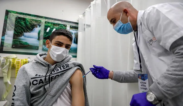 Unas 4 859 948 de personas en Israel han recibido la primera dosis de vacuna contra la COVID-19. Foto: AFP