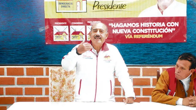 Alcántara brindó conferencia de prensa en Puno. Foto: Juan Carlos Cisneros, La República.