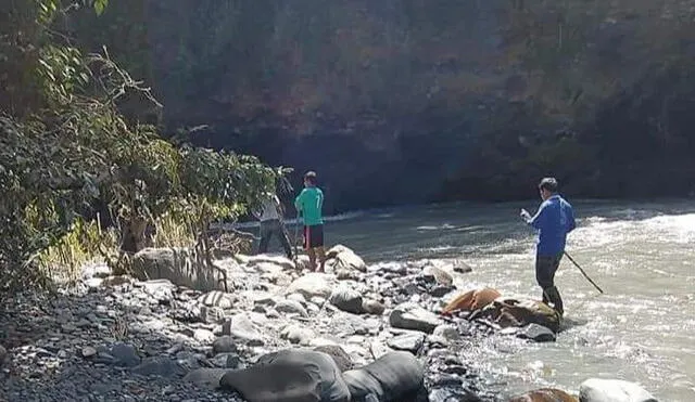 Ahora son dos personas a las que buscan en las aguas del río Inambari. Foto: PNP