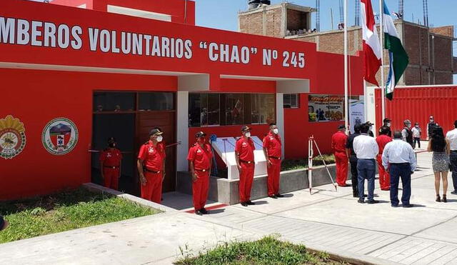 También se presentaron ambulancia y cisterna. Foto: Cortesía Mirtha Higa