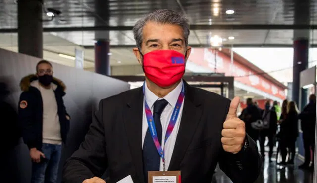 Joan Laporta se acercó a temprana hora a las instalaciones del Camp Nou para ejercer su voto. Foto: Instagram