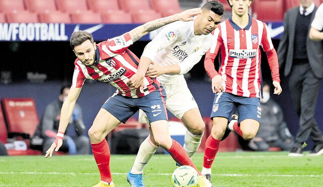 Disputa. Casemiro fue clave en la reacción ‘merengue’. Real Madrid se mantiene a 5 puntos del líder pero con un partido más. Foto: difusión