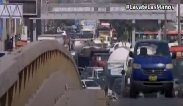 Se registró intensa congestión vehicular. Foto: captura de pantalla Canal N