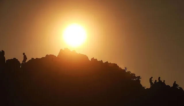 Puesta de Sol durante el solsticio de verano en Macedonia. Foto: AFP