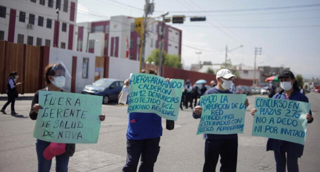 Su medida de protesta es indefinida y continuarán hasta que el gobernador retire a Nova del cargo. Foto: Rodrigo Talavera / La República.