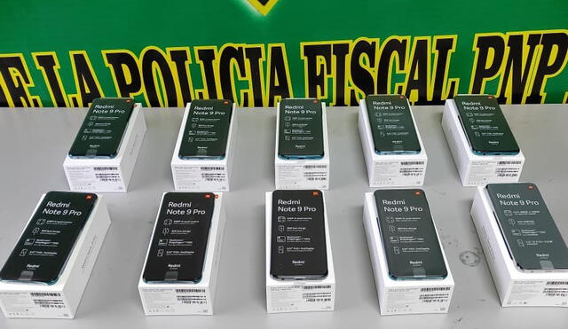 Puno. Equipos de telefonía móvil fueron incautados por agentes de la Policía Fiscal. Foto: PNP