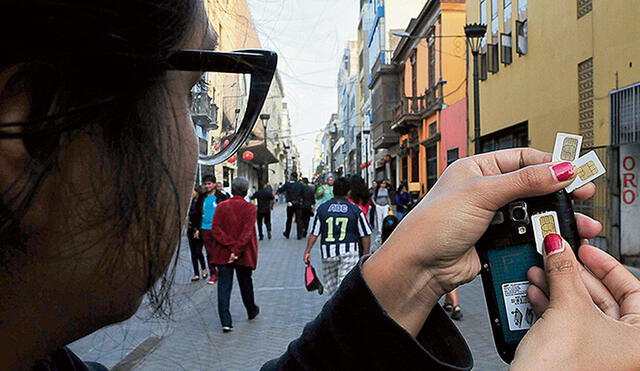 Desde el 2019, operadoras ya no podrán vender chips de celulares en la vía pública. Foto: La República