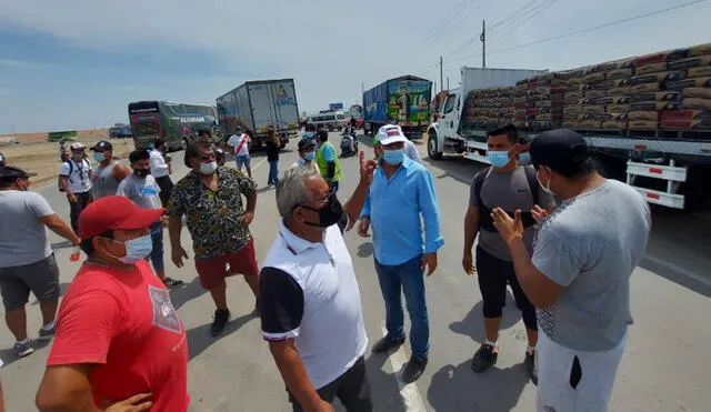 Camioneros aseguraron que vehículos que atiendan emergencias tendrán pase libre. Foto: Clinton Medina/La República