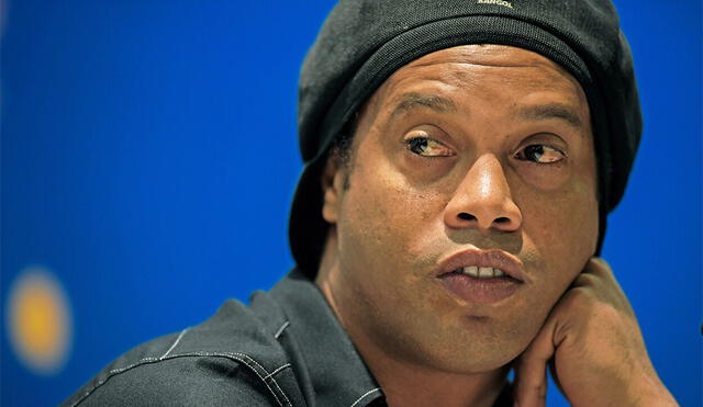 El último año ha sido especialmente difícil para Ronaldinho, pues en marzo del 2020 fue encarcelado en Paraguay. Foto: AFP