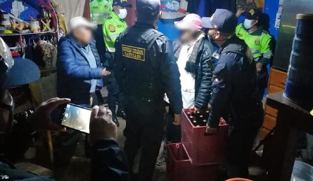 Policía incautó gran cantidad de bebidas alcohólicas. Foto: Municipalidad de Santiago