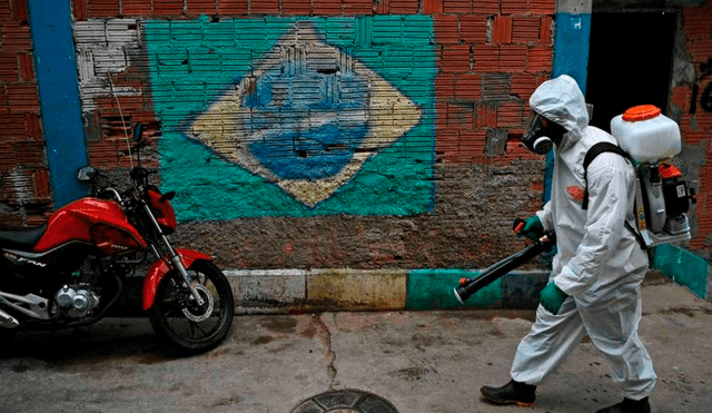 El país sudamericano atraviesa una situación crítica con cerca de 300.000 muertos y más de 11,7 millones de contagiados. Foto: AFP