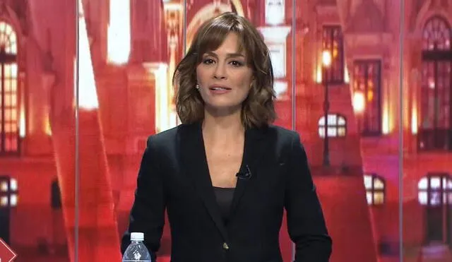 Mávila Huertas fue una de las moderadoras del debate presidencial transmitido por América TV. Foto: captura / América TV