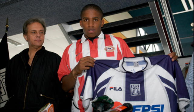 Jefferson Farfán firmó contrato con el PSV en junio de 2004. Foto: difusión