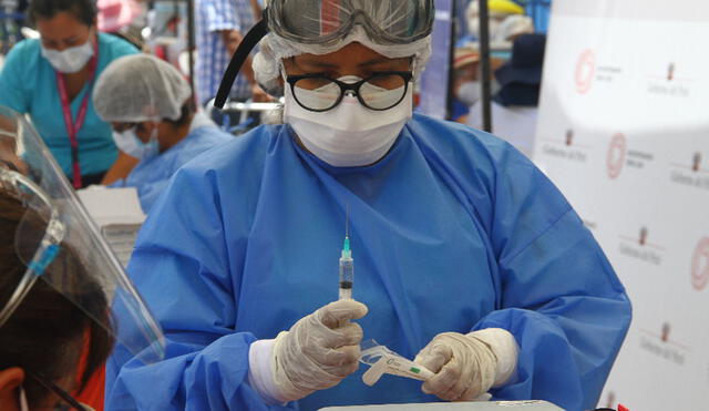 Vacunación en clínicas privadas será a partir del lunes 29 de marzo. Foto: Luis Jiménez / La República