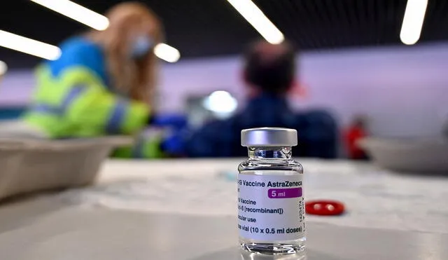 La Agencia Europea del Medicamento (EMA) ha concluido que los beneficios de la vacuna de AstraZeneca exceden a los riegos. Foto: AFP