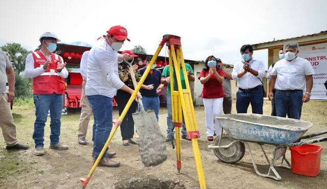 Colocan la primera piedra para construcción de centro de salud. Foto: La República