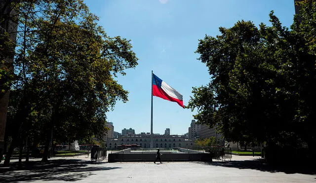Chile este fin de semana tiene al 97% de la población confinada y suspendidos los permisos para ir a comprar. Foto: EFE