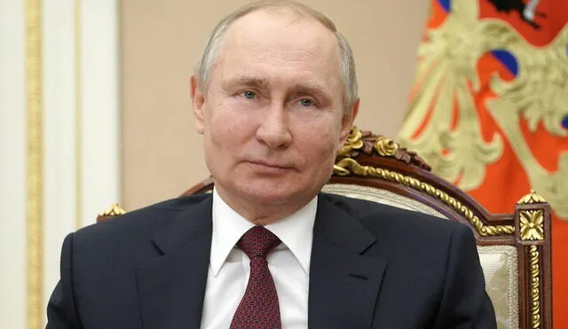 Putin, de 68 años, fue vacunado en privado. Al explicar su decisión, afirmó que no quería “hacer el tonto” ante las cámaras. Foto: captura TASS
