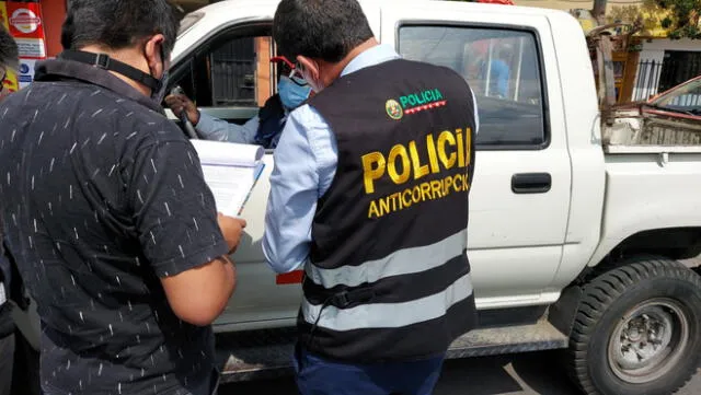 El trabajador quedó detenido para ser investigado por el delito contra la administración pública, en la modalidad de peculado de uso. Foto: PNP