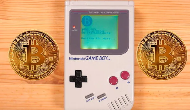 El modder mostró todo el proceso para convertir su Game Boy en una máquina para minar criptomonedas. Foto captura: YouTube / composición La República