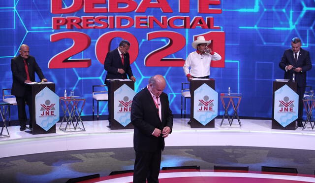 Participaron: Ollanta Humala, Hernando de Soto, Andrés Alcántara, Pedro Castillo, y Daniel Urresti, José Vega se retiró en vivo. Foto: Aldair Mejía/ La República