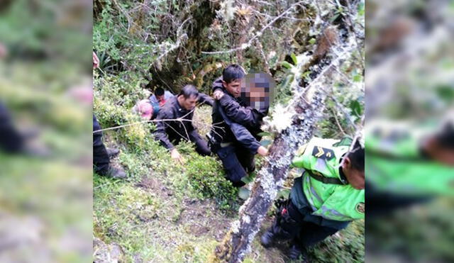 Fueron policías quienes hallaron con vida al menor dentro de un abismo en Ocobamba. Foto: PNP