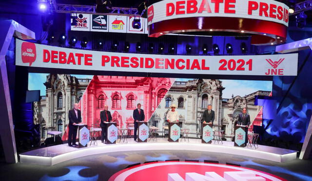 El debate presidencial podrás verlo por las señales de TV y por las plataformas de internet del JNE. Foto: EFE/Sebastián Castañeda