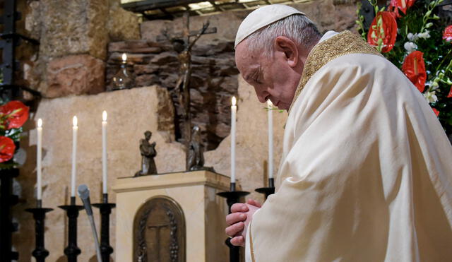 La misa del Jueves Santo abre el Triduo Pascual, el momento más importante del año litúrgico de la Iglesia católica y estará dirigido por el Papa desde la basílica de San Pedro. Foto: AFP