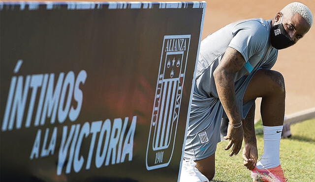 En espera. Jefferson Farfán no fue tomado en cuenta para el cotejo ante Cusco FC por decisión del comando técnico. Foto difusión