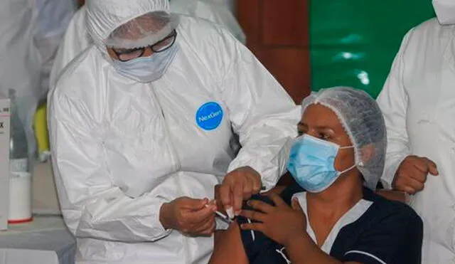 En Bolivia, el proceso de inmunización contra la COVID-19 comenzó en febrero, cuando llegó el primer lote de 20.000 vacunas Sputnik V. Foto: AFP
