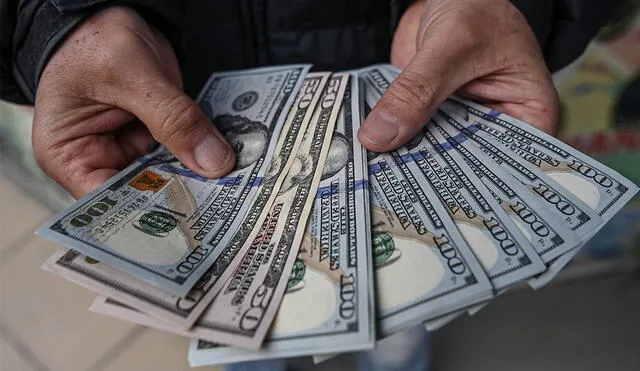 El índice del dólar cayó un 0,1% en las operaciones de la mañana al alcanzar un 92,21. Foto: AFP