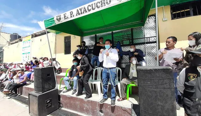 Julio Garay, creador de galletas Nutri H, en el penal de Ayacucho. Foto Difusión