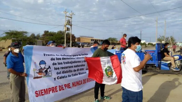 Ciudadanos de El Alto (Talara) protestan contra petrolera china CNPC. Foto: Radio Cutivalú