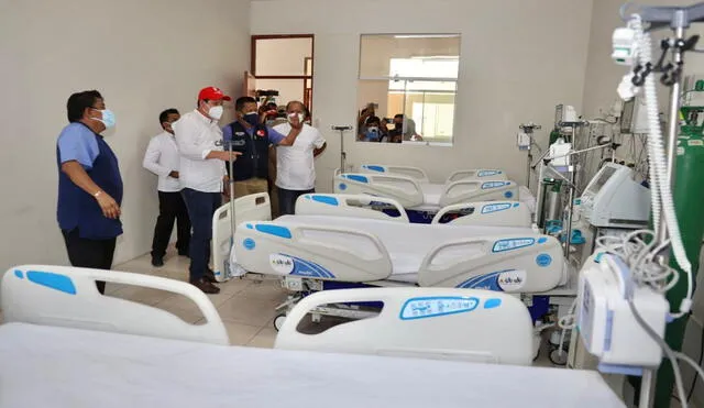 Instalan camas UCI en hospital Santa Rosa. Foto: La República